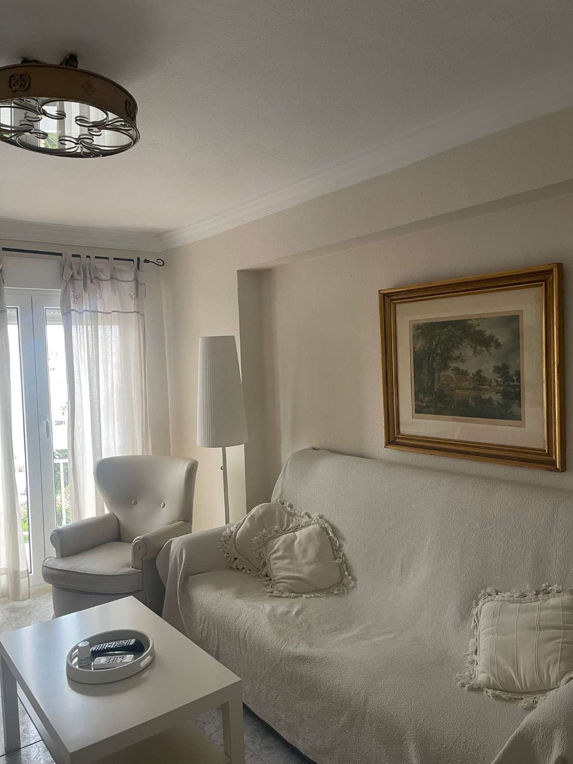 MEDIA TEMPORADA . SE ALQUILA DESDE  .15.9.25- 30.06.26 BONITO APARTAMENTO DE 1 DORMITORIO EN ARROYO DE LA MIEL (BENALMADENA)