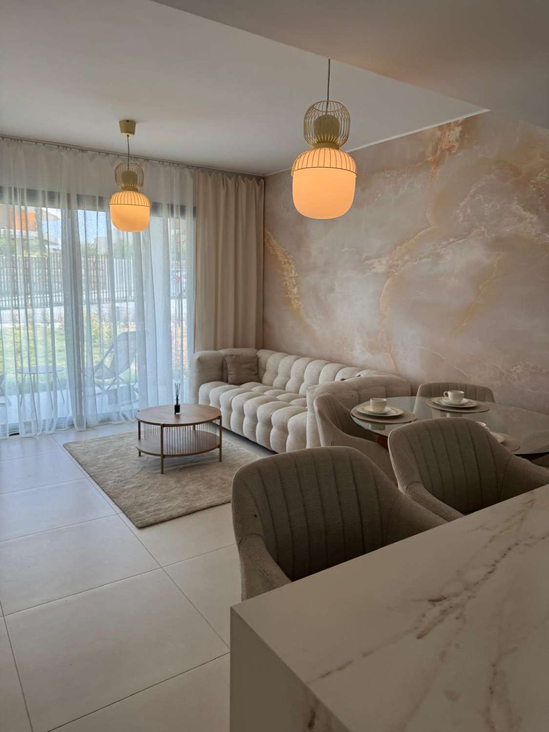 LARGA TEMPORADA-SE ALQUILA DESDE AHORA PRECIOSO APARTAMENTO EN URBANIZACIÓN DE LUJO, FUENGIROLA.
