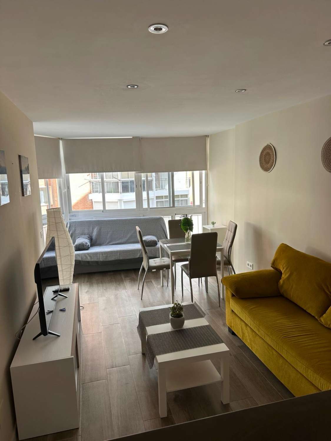 MEDIA TEMPORADA . SE ALQUILA DESDE 1.9.25.30.6.26 BONITO APARTAMENTO EN  TORREMOLINOS CENTRO