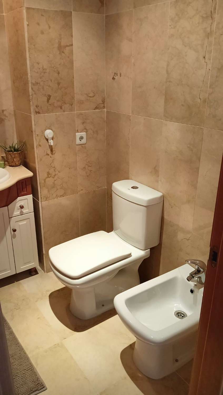 Lägenhet uthyres i Benalmádena