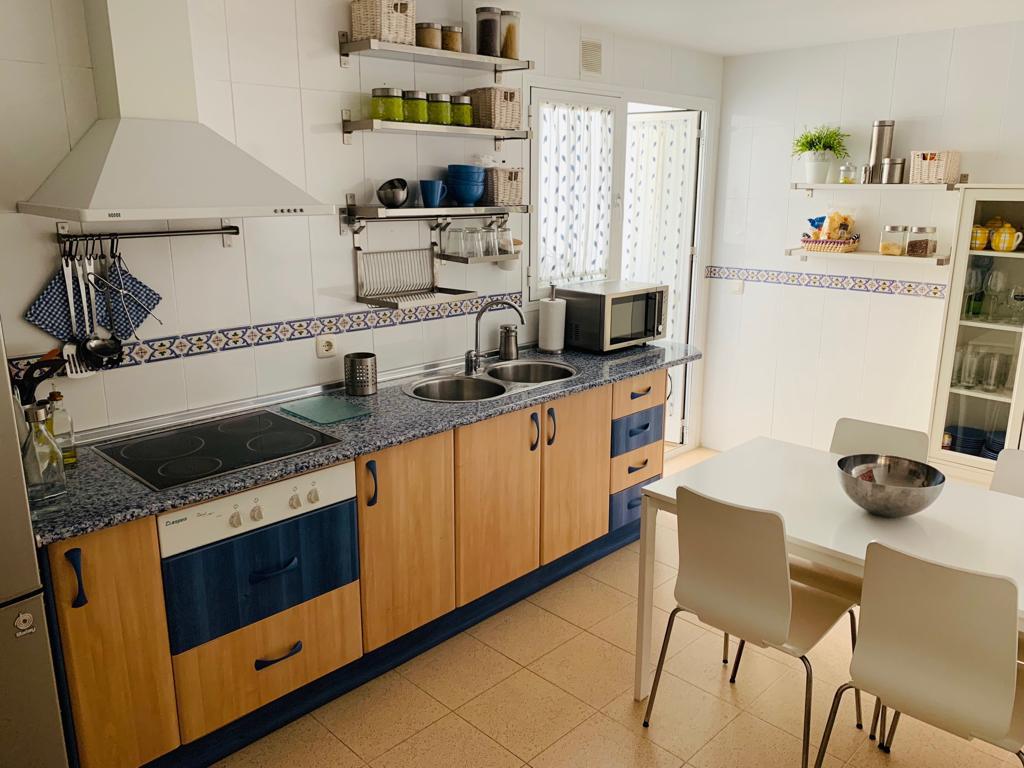 HALV SESONG. TIL LEIE FRA 1.9.25-30.6.26 FIN LEILIGHET I LOS BOLICHES (FUENGIROLA )
