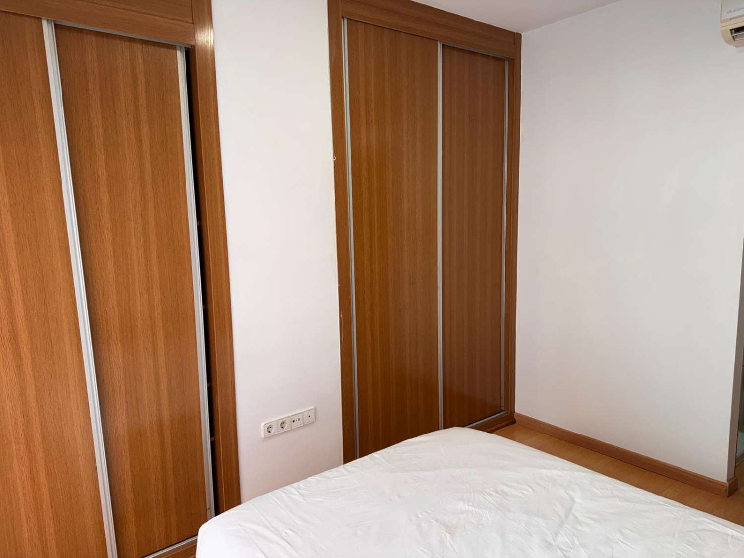 KAUNIS KATTOHUONEISTO MYYTÄVÄNÄ VENESATAMA-ALUEELLA MERINÄKÖALALLA (FUENGIROLA)