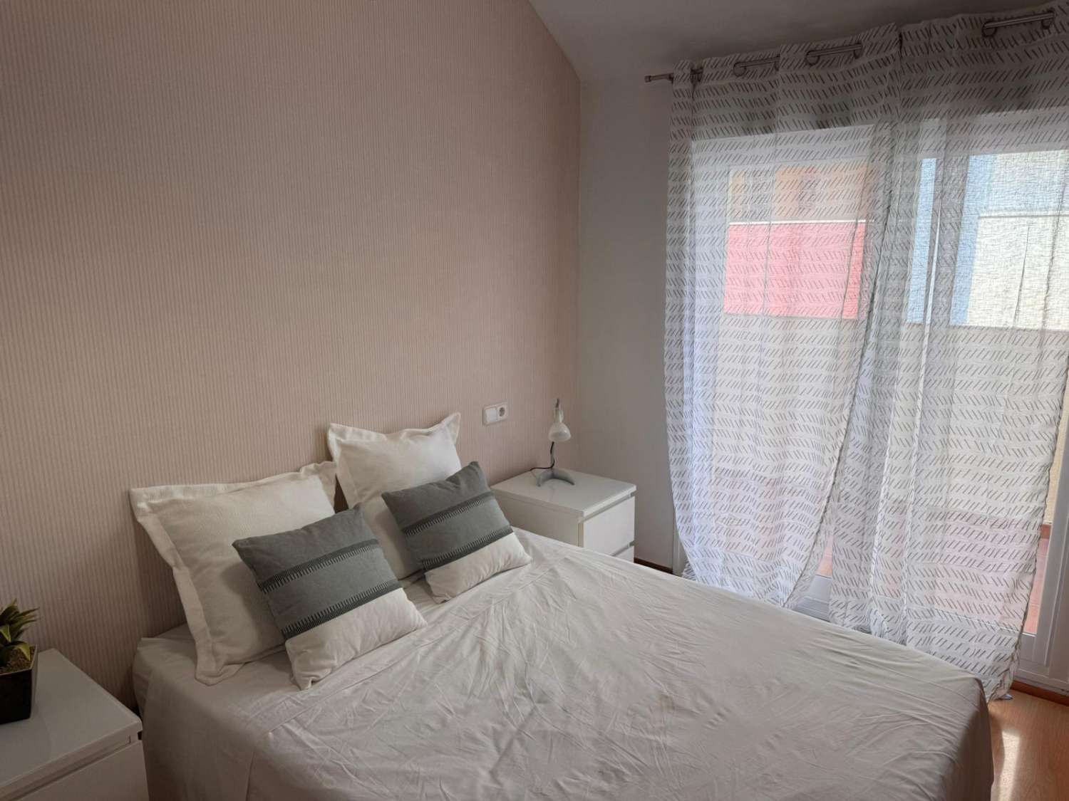 KAUNIS KATTOHUONEISTO MYYTÄVÄNÄ VENESATAMA-ALUEELLA MERINÄKÖALALLA (FUENGIROLA)