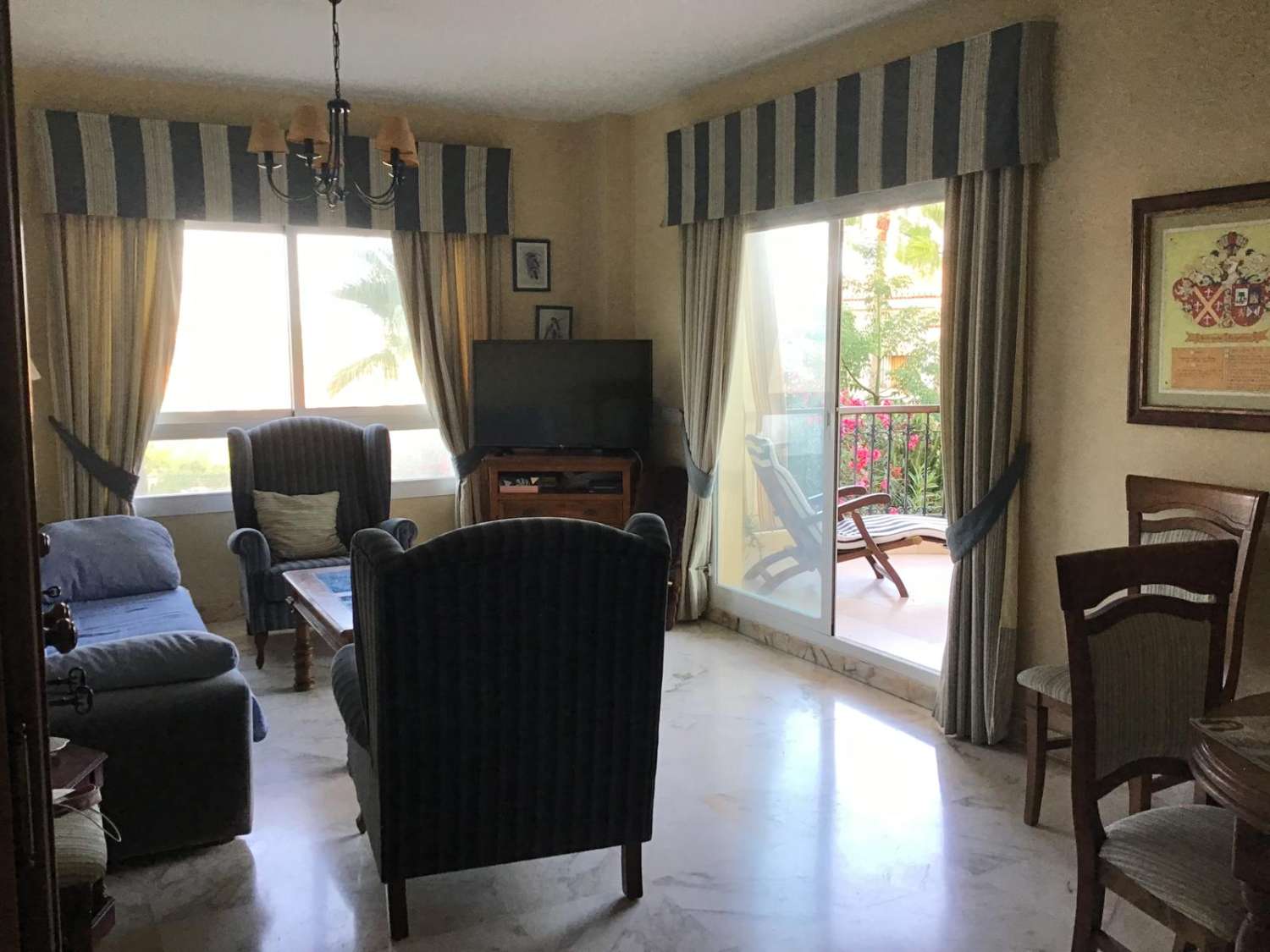 MEDIA TEMPORADA . SE ALQUILA DESDE 3.9.25-30.6.26 PRECIOSO APARTAMENTO CON VISTAS AL MAR EN  MIJAS COSTA
