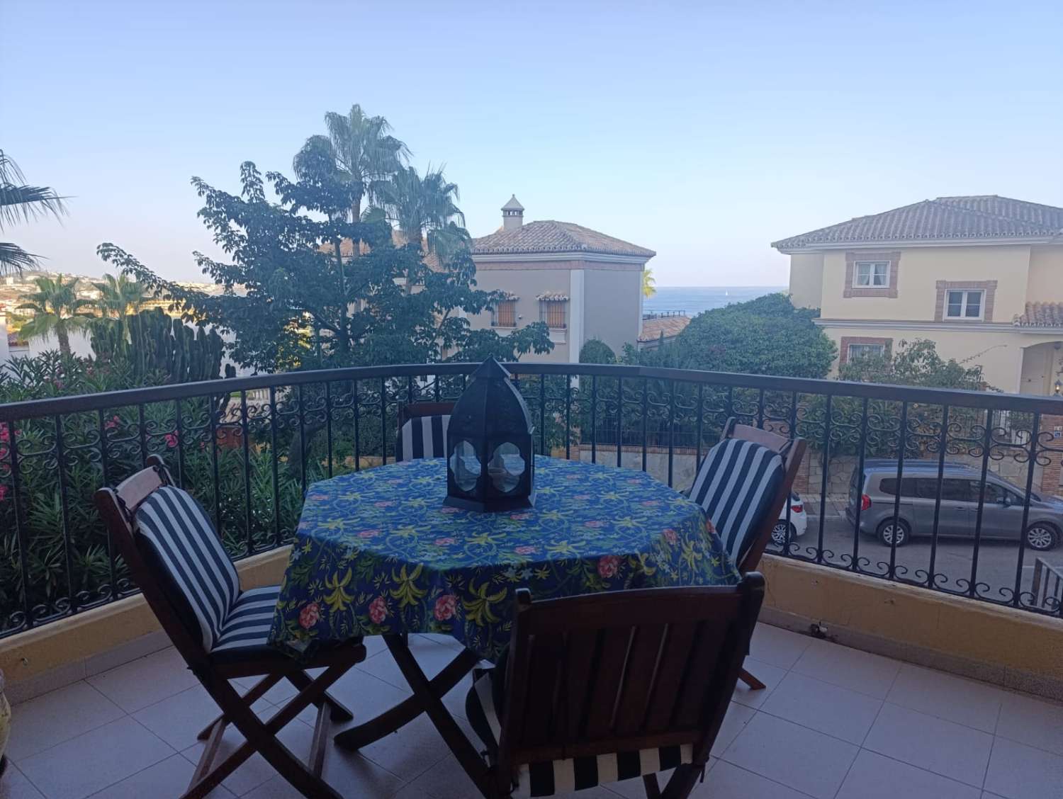 MEDIA TEMPORADA . SE ALQUILA DESDE 3.9.25-30.6.26 PRECIOSO APARTAMENTO CON VISTAS AL MAR EN  MIJAS COSTA