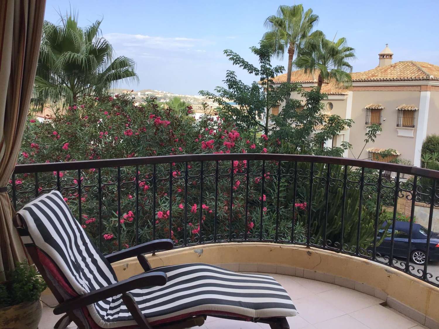MEDIA TEMPORADA . SE ALQUILA DESDE 3.9.25-30.6.26 PRECIOSO APARTAMENTO CON VISTAS AL MAR EN  MIJAS COSTA
