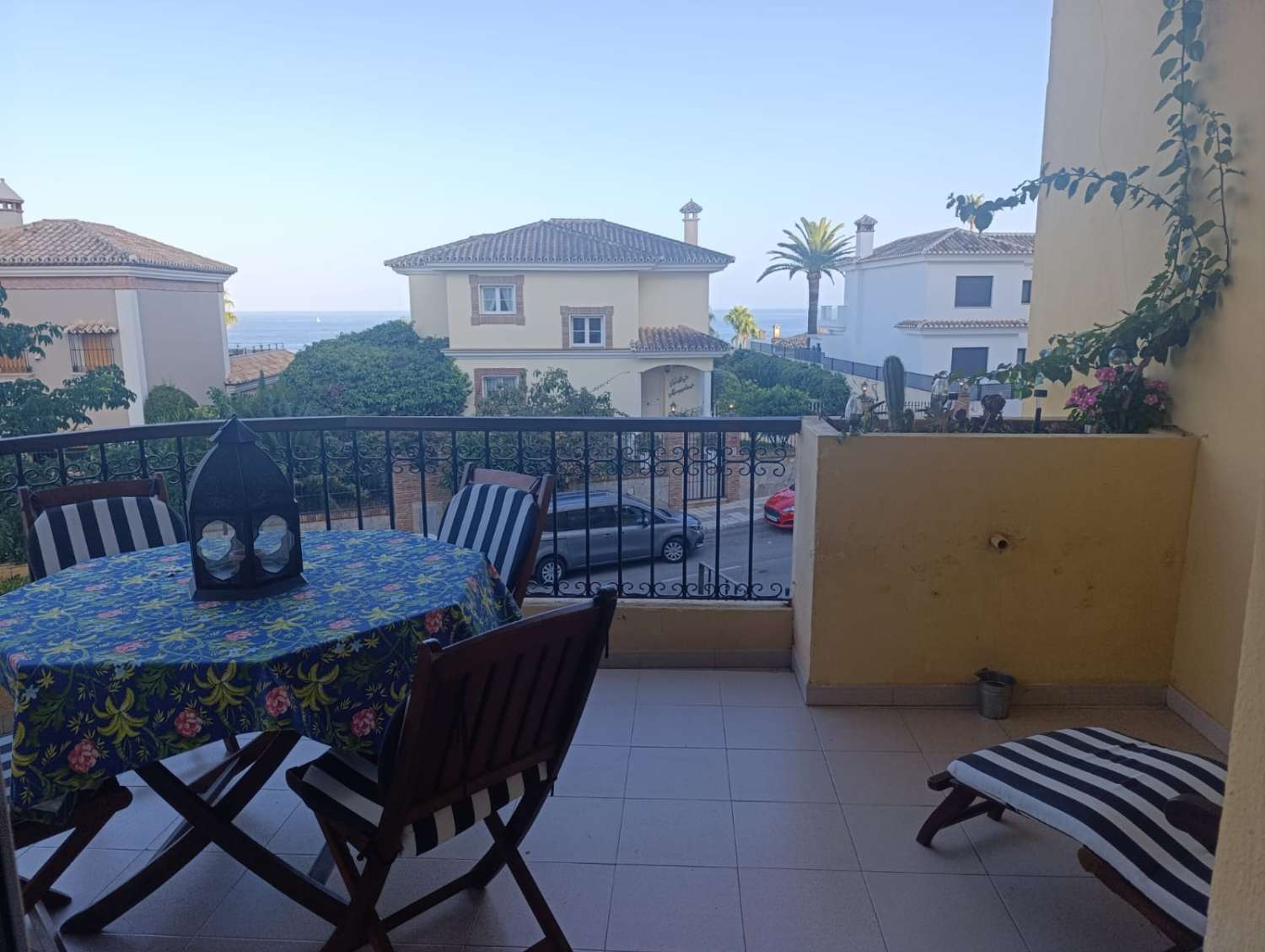 MEDIA TEMPORADA . SE ALQUILA DESDE 3.9.25-30.6.26 PRECIOSO APARTAMENTO CON VISTAS AL MAR EN  MIJAS COSTA
