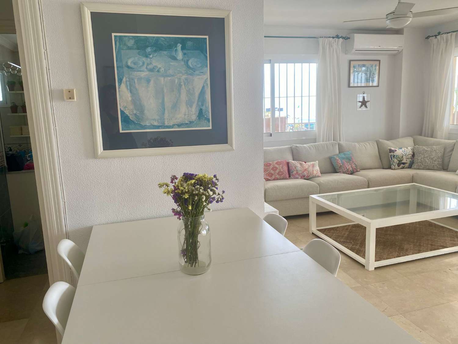 MEDIA TEMPORADA SE ALQUILA DESDE 4.9.25-30.6.26 ESPECTACULAR APARTAMENTO  EN 1ª LINEA DE PLAYA EN ZONA LAS GAVIOTAS (FUENGIROLA)
