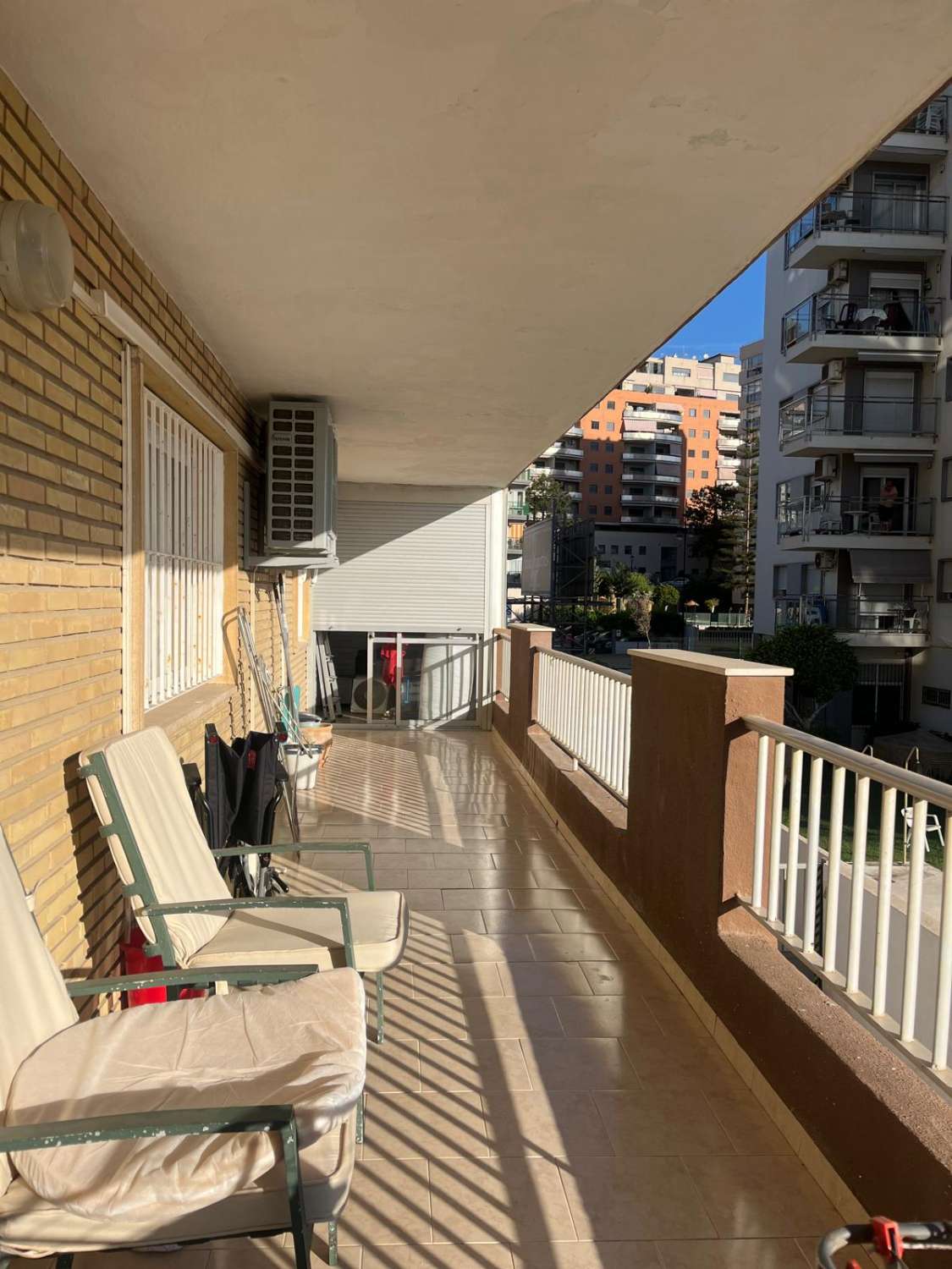 MEDIA TEMPORADA SE ALQUILA DESDE 4.9.25-30.6.26 ESPECTACULAR APARTAMENTO  EN 1ª LINEA DE PLAYA EN ZONA LAS GAVIOTAS (FUENGIROLA)