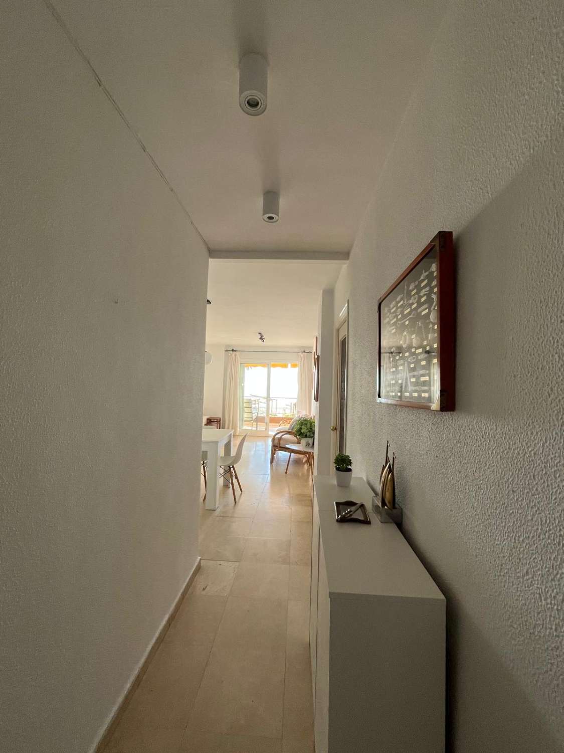 MEDIA TEMPORADA SE ALQUILA DESDE 4.9.25-30.6.26 ESPECTACULAR APARTAMENTO  EN 1ª LINEA DE PLAYA EN ZONA LAS GAVIOTAS (FUENGIROLA)