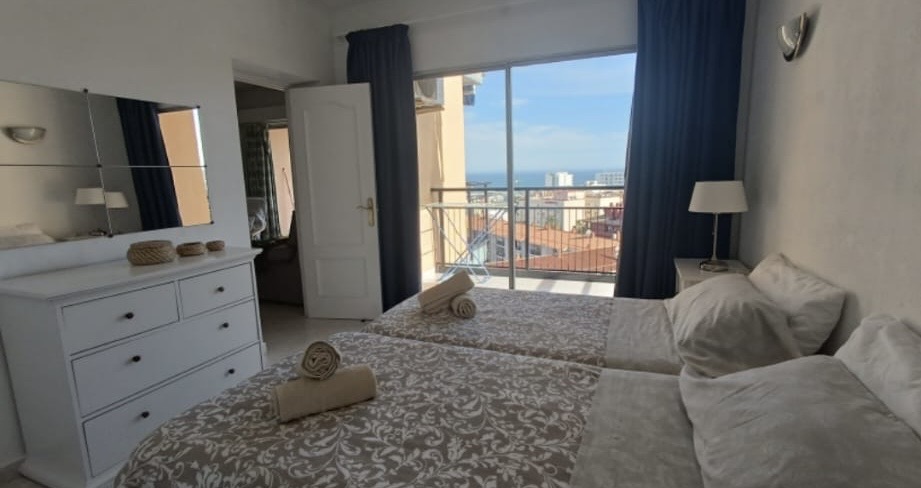 MEDIA TEMPORADA ,  SE ALQUILA DESDE 1.11,25-30.6.26  BONITO APARTAMENTO CON VISTA AL MAR EN BENALMADENA