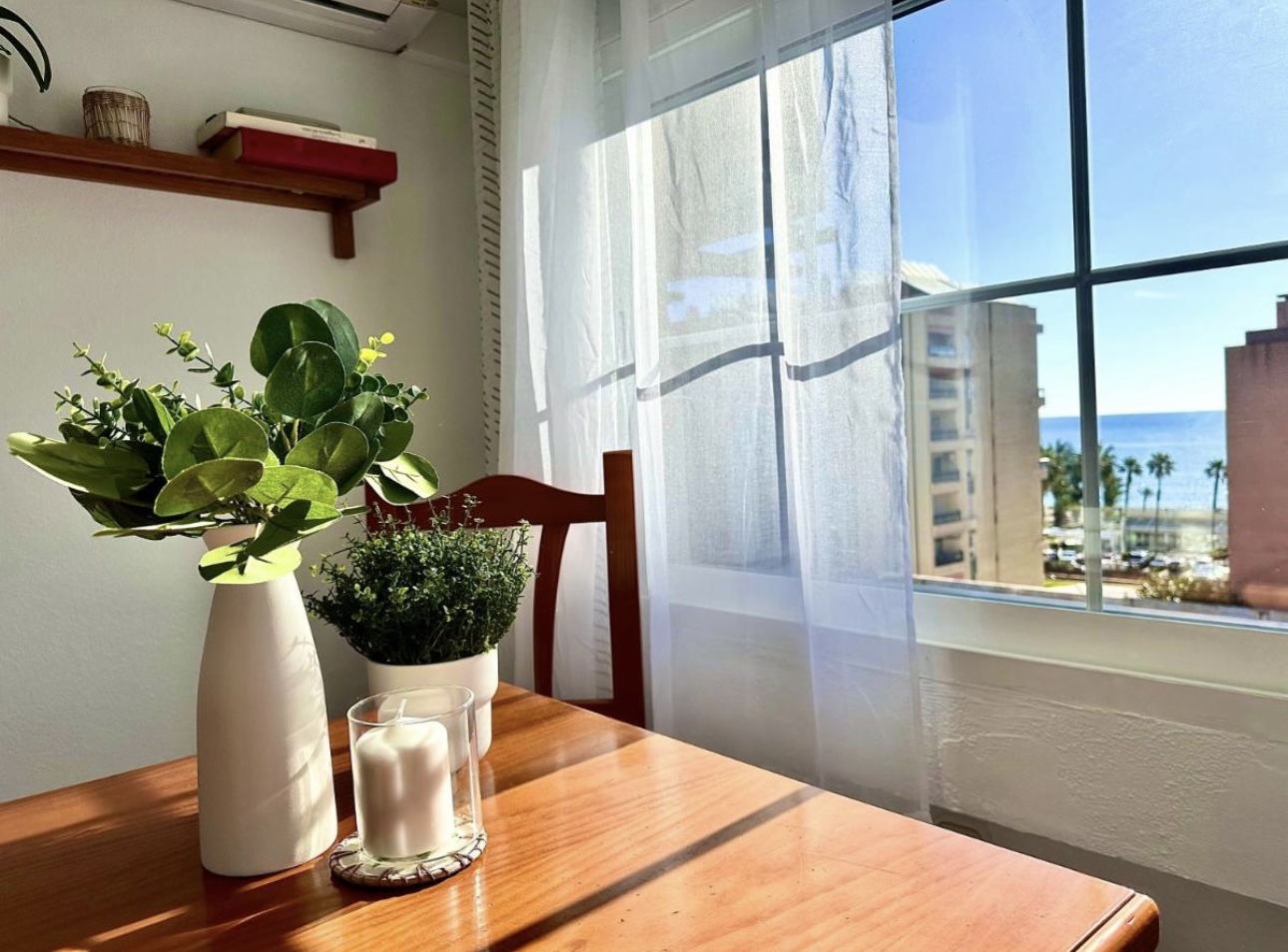 MEZZA STAGIONE. IN AFFITTO DAL 9.10.25-30.6.26 BELLISSIMO MONOLOCALE CON VISTA SUL MARE A LA CARIHUELA (TORREMOLINOS)