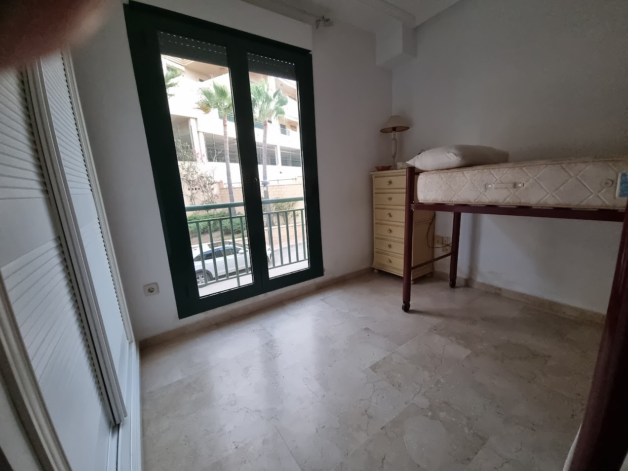 LARGA TEMPORADA. SE ALQUILA DESDE AHORA PRECIOSO APARTAMENTO EN BENALMÁDENA.