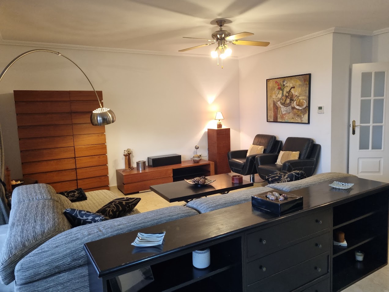 LARGA TEMPORADA. SE ALQUILA DESDE AHORA PRECIOSO APARTAMENTO EN BENALMÁDENA.