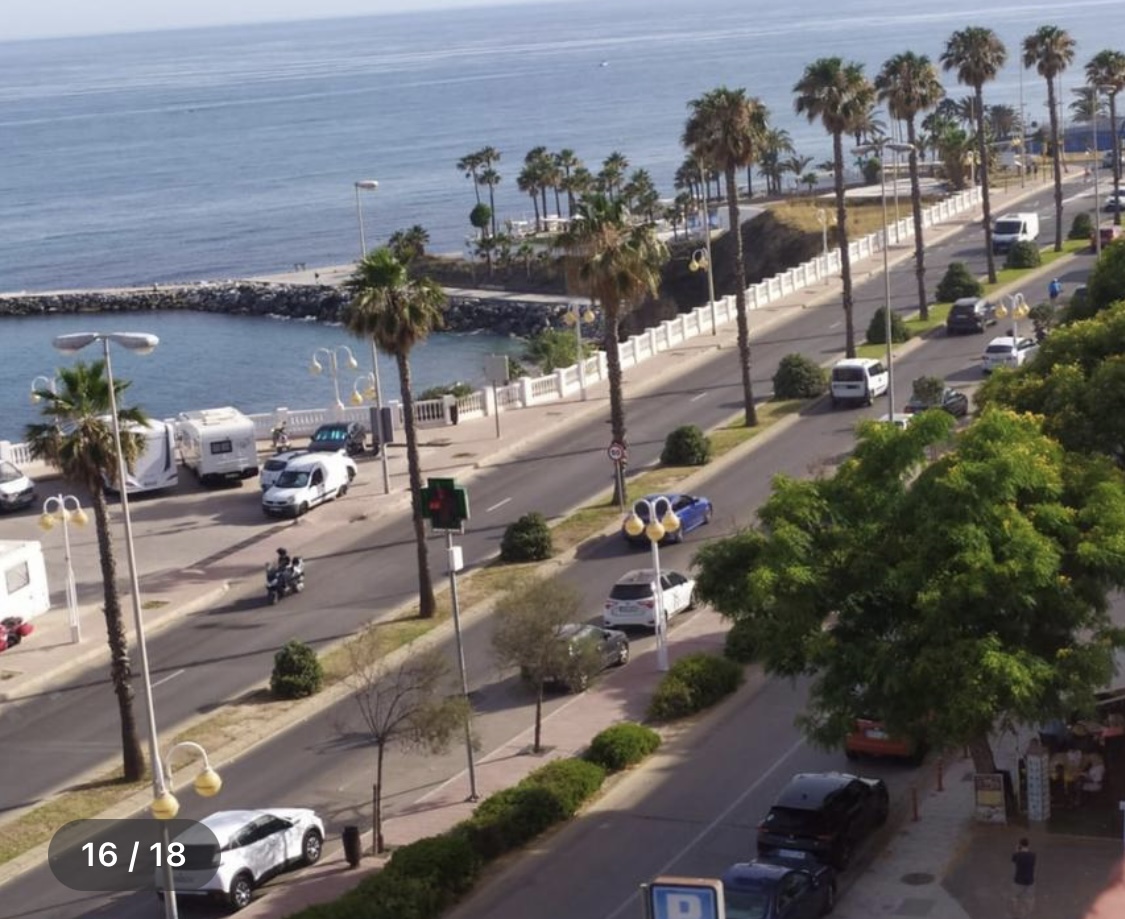 LARGA TEMPORADA , SE ALQUILA BONITO APARTAMENTO FRONTAL AL MAR EN BENALMADENA