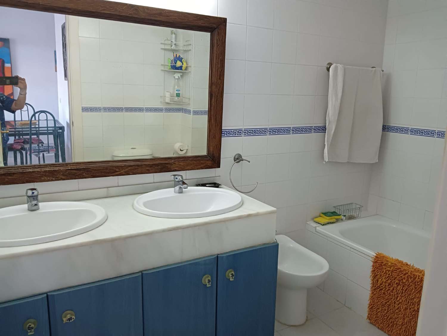 LARGA TEMPORADA , SE ALQUILA BONITO APARTAMENTO FRONTAL AL MAR EN BENALMADENA