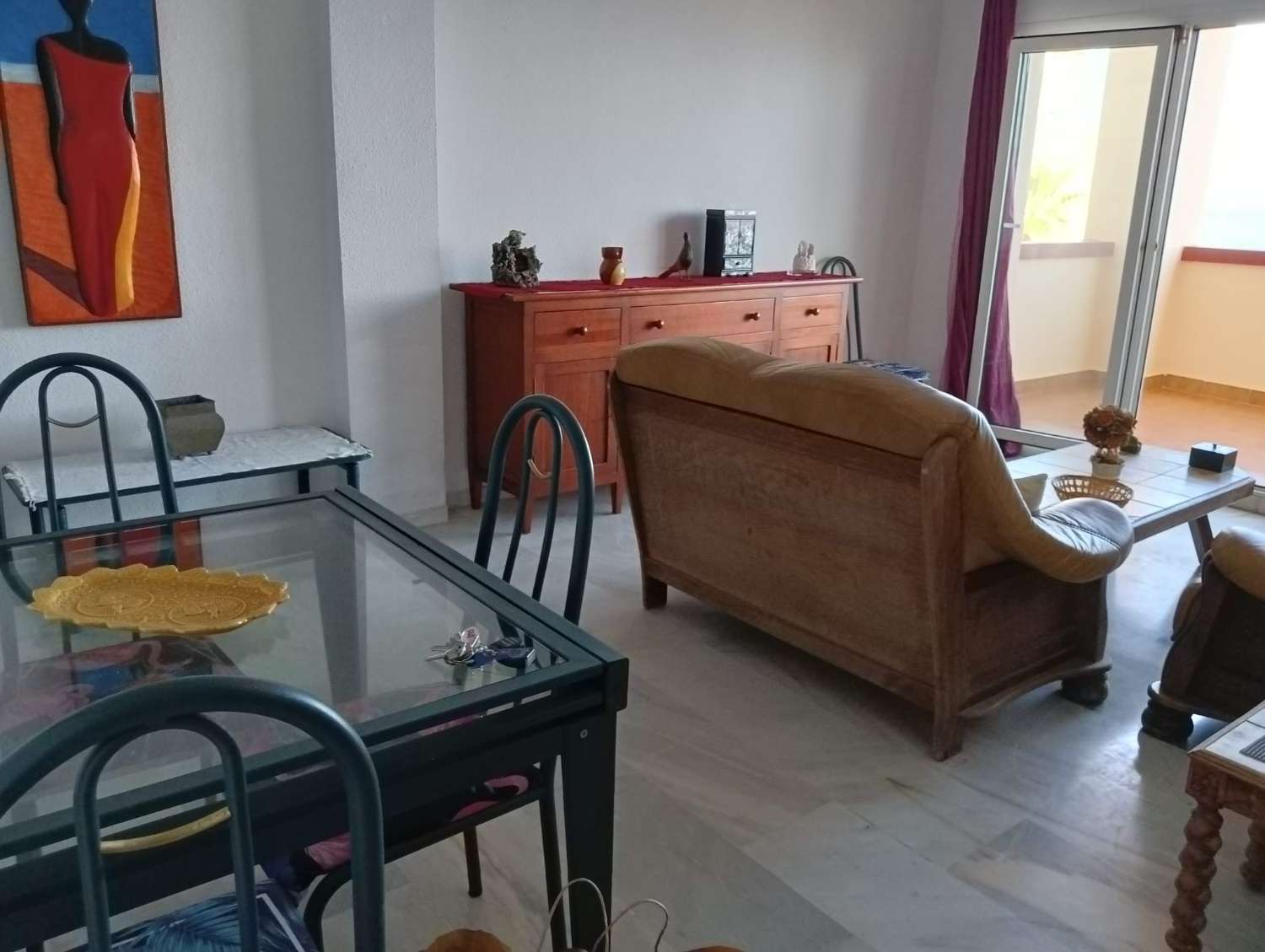LARGA TEMPORADA , SE ALQUILA BONITO APARTAMENTO FRONTAL AL MAR EN BENALMADENA