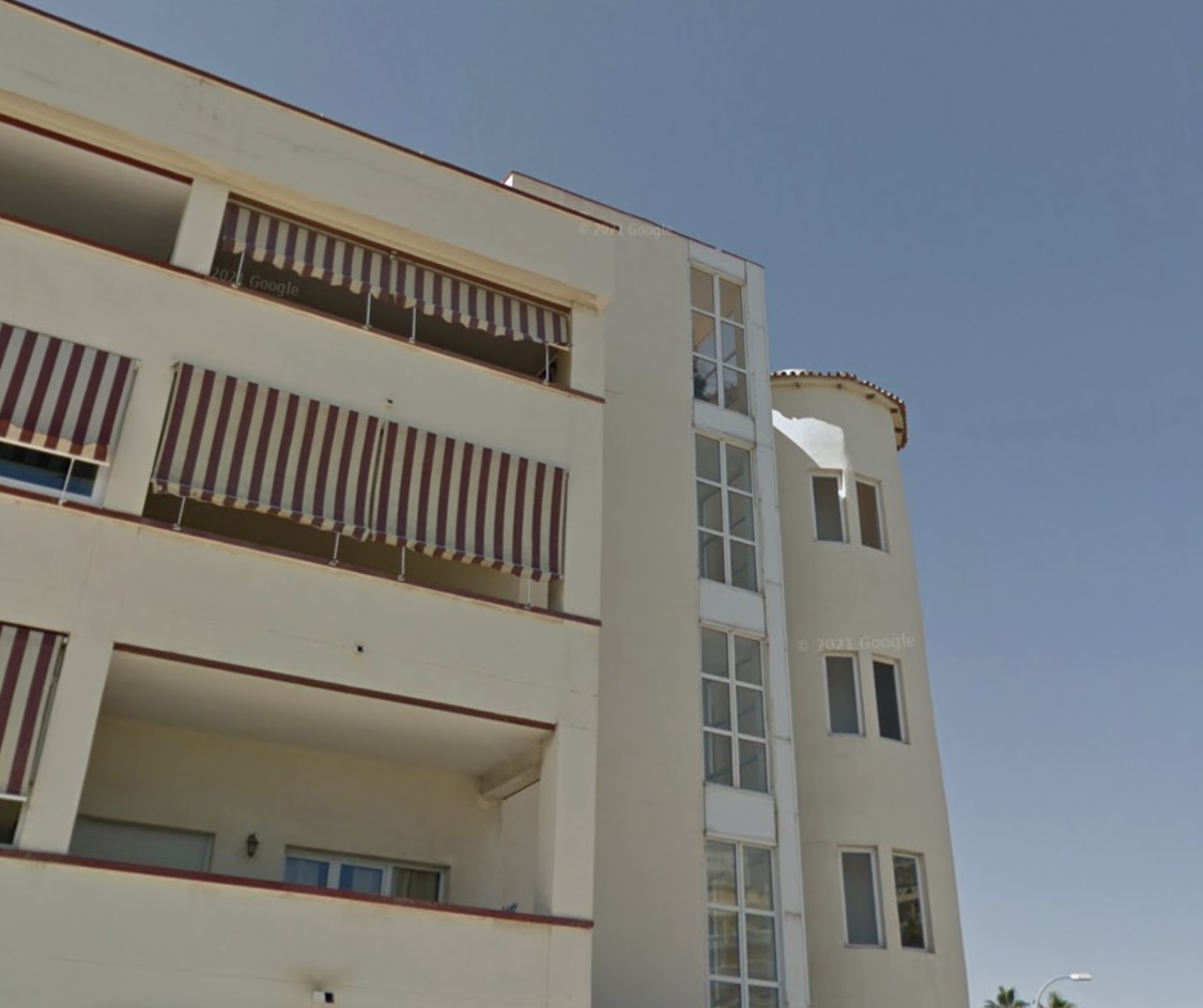 LARGA TEMPORADA , SE ALQUILA BONITO APARTAMENTO FRONTAL AL MAR EN BENALMADENA