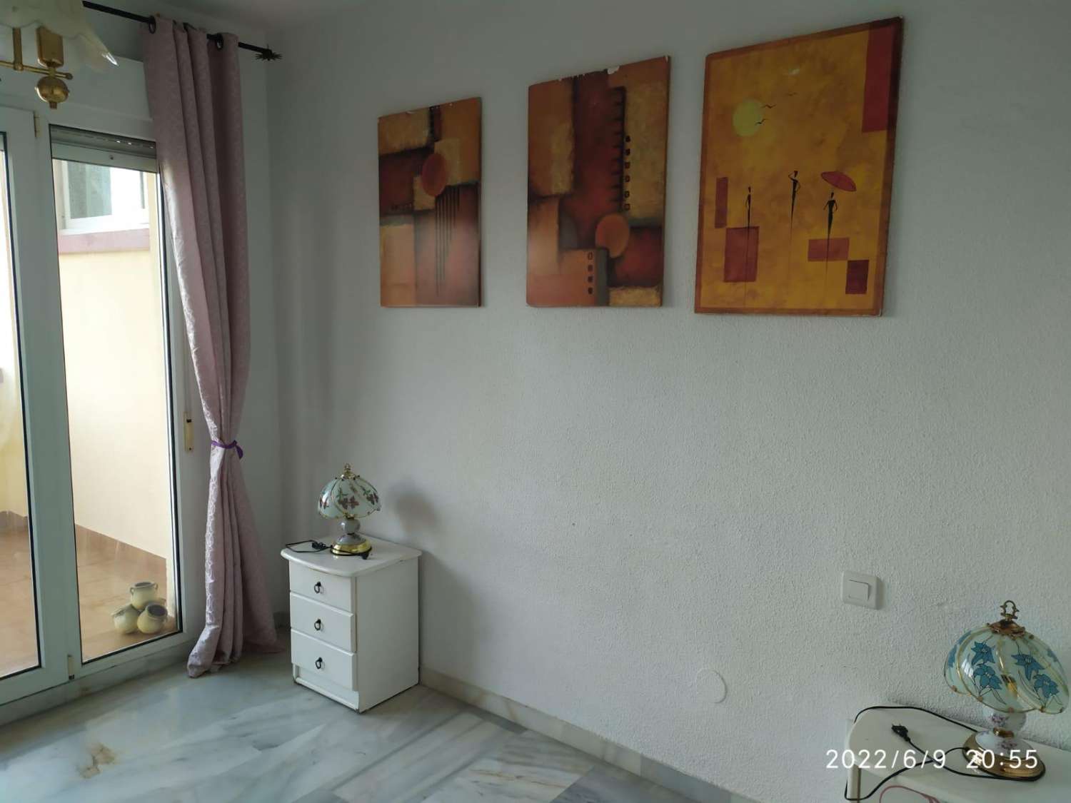 LARGA TEMPORADA , SE ALQUILA BONITO APARTAMENTO FRONTAL AL MAR EN BENALMADENA