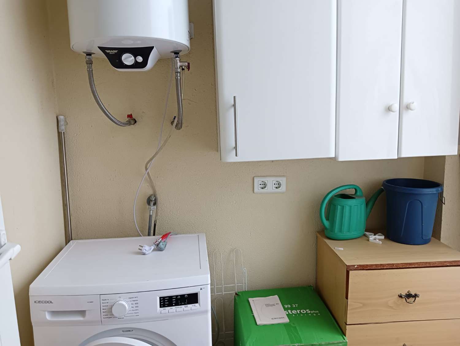 LARGA TEMPORADA , SE ALQUILA BONITO APARTAMENTO FRONTAL AL MAR EN BENALMADENA