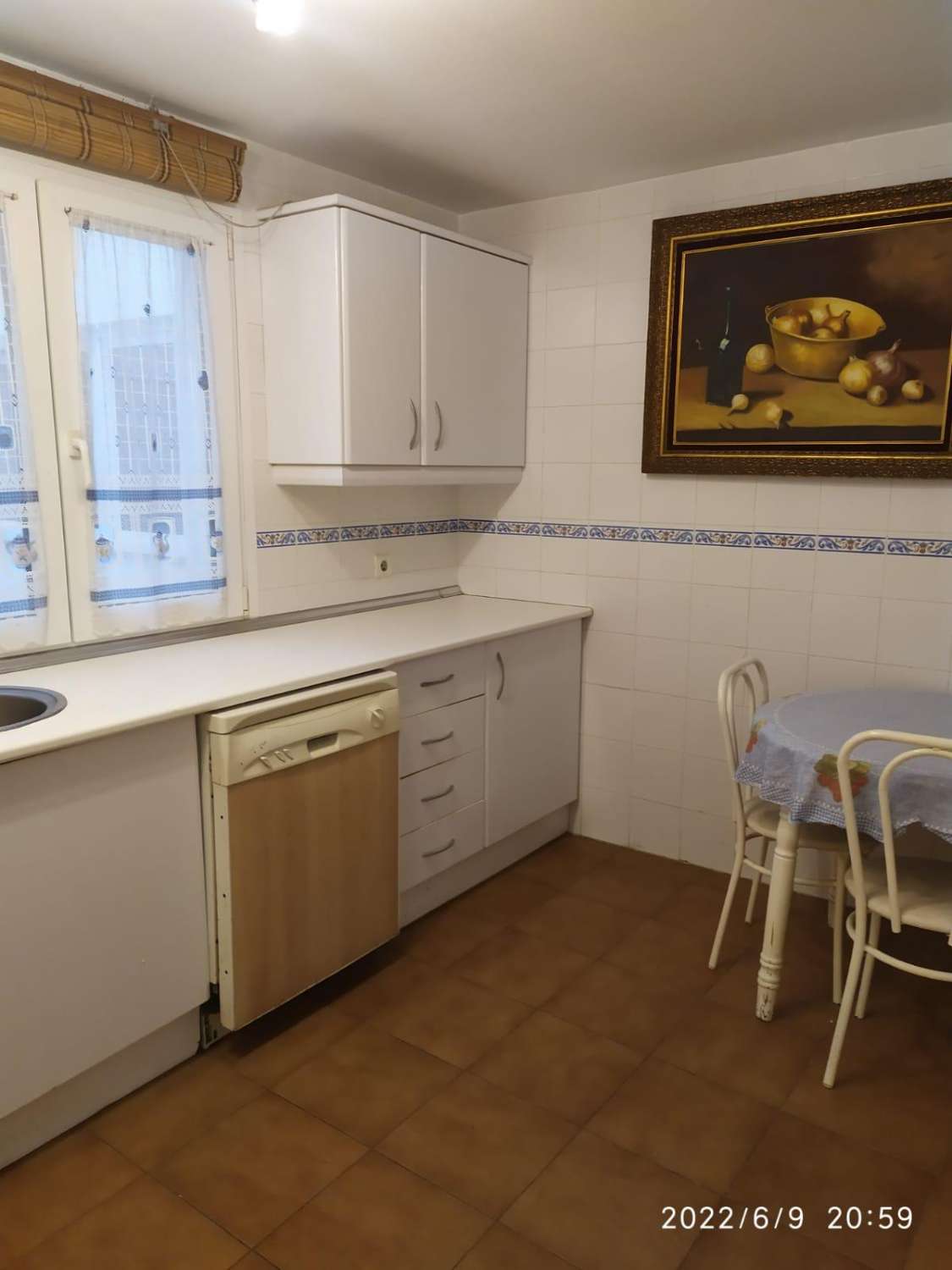 LARGA TEMPORADA , SE ALQUILA BONITO APARTAMENTO FRONTAL AL MAR EN BENALMADENA