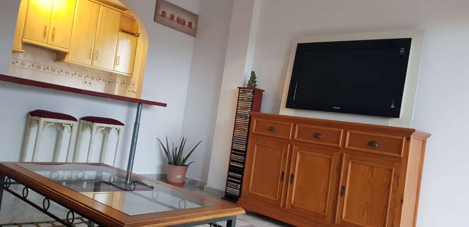 LARGA TEMPORADA , SE ALQUILA  BONITO APARTAMENTO EN ZONA  CALABURRA CHAPARRAL (MIJAS COSTA)
