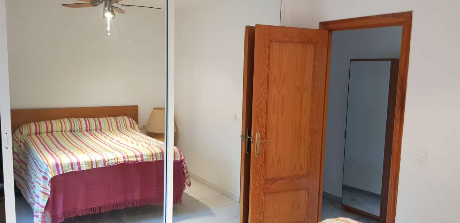 LARGA TEMPORADA , SE ALQUILA  BONITO APARTAMENTO EN ZONA  CALABURRA CHAPARRAL (MIJAS COSTA)