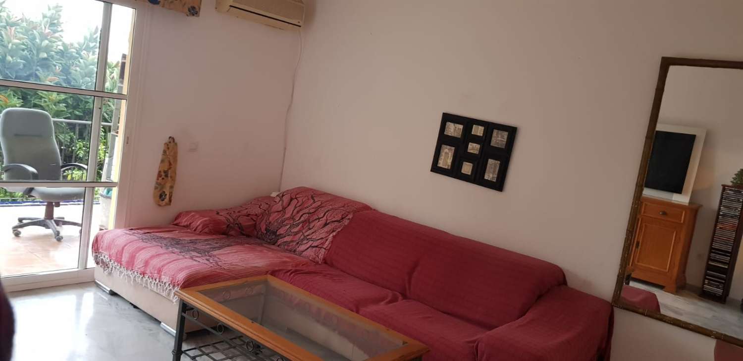 LARGA TEMPORADA , SE ALQUILA  BONITO APARTAMENTO EN ZONA  CALABURRA CHAPARRAL (MIJAS COSTA)
