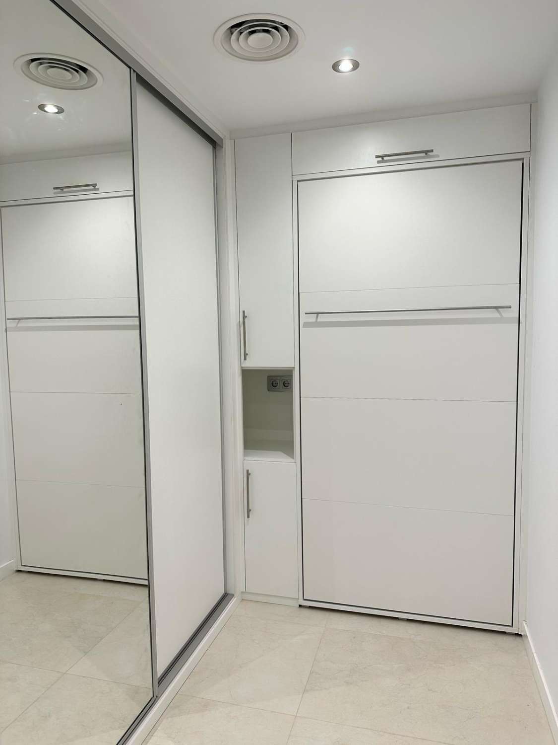 MEDIA TEMPORADA . SE ALQUILA DESDE AHORA HASTA 27.2 .26  BONITO APARTAMENTO EN 1ª LINEA  CON VISTAS AL MAR EN LOS BOLICHES (FUENGIROLA)