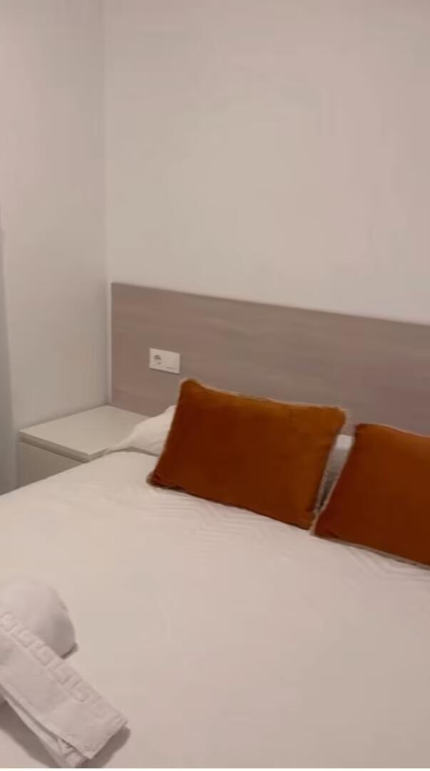 GEMIETET VOM 26.1.1.BIS 30.6.26 UND VOM 1.9.26-30.6.27 WUNDERSCHÖNE WOHNUNG AN DER ERSTEN STRANDLINIE IN FUENGIROLA