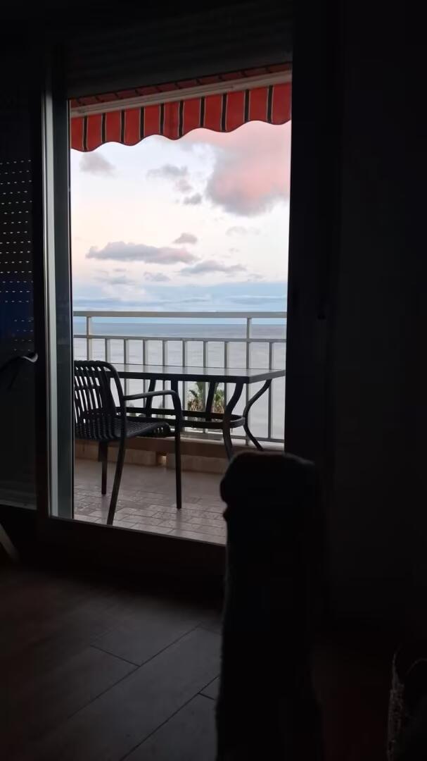 GEMIETET VOM 26.1.1.BIS 30.6.26 UND VOM 1.9.26-30.6.27 WUNDERSCHÖNE WOHNUNG AN DER ERSTEN STRANDLINIE IN FUENGIROLA