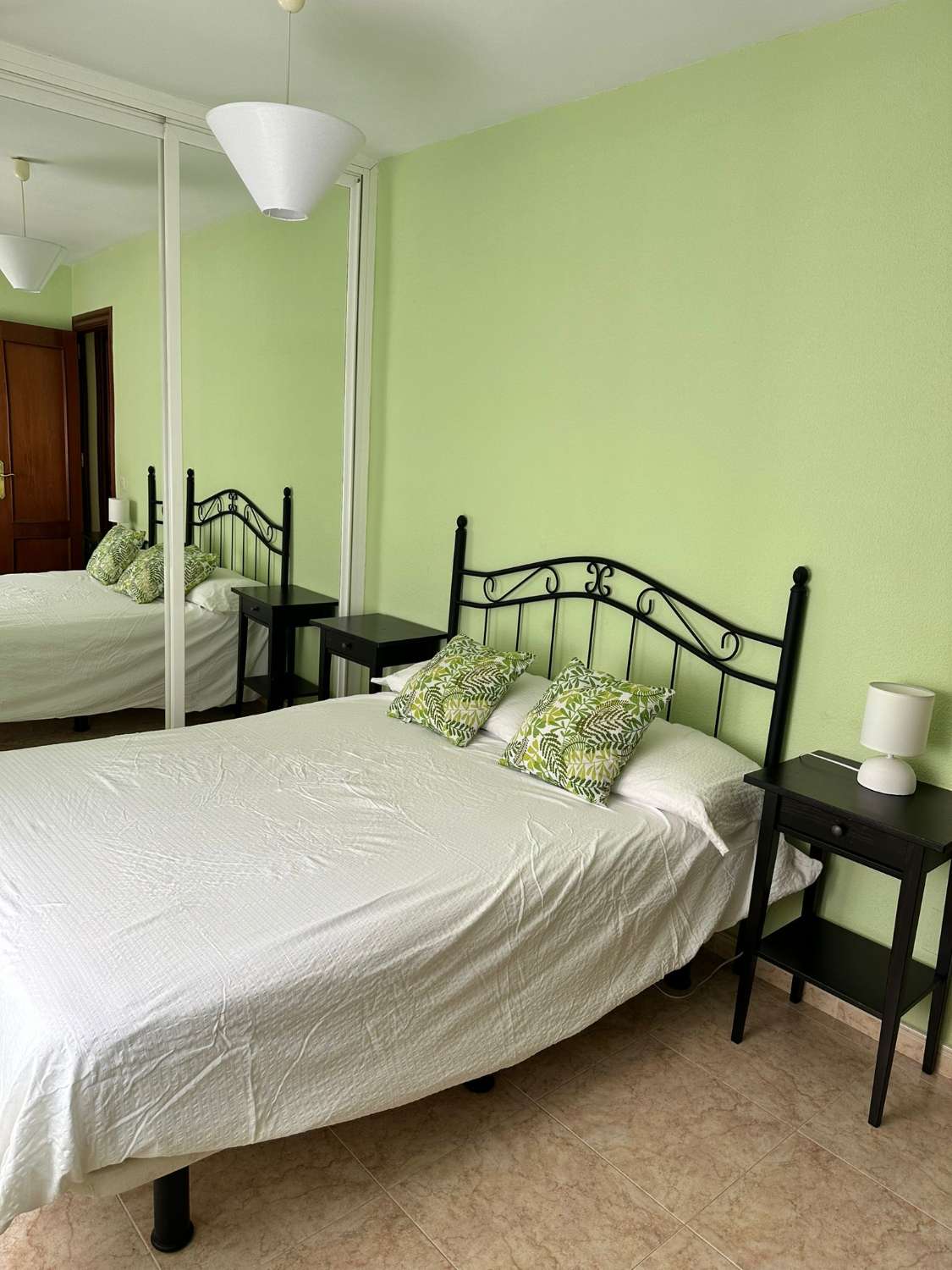 4-BEDROOM APARTMENT FOR SALE IN THE CENTER OF ARROYO DE LA MIEL (BENALMADENA)