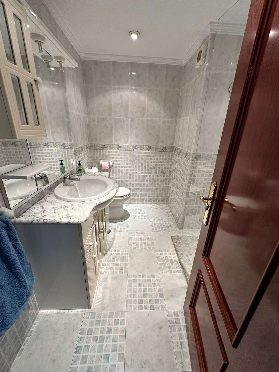 4-BEDROOM APARTMENT FOR SALE IN THE CENTER OF ARROYO DE LA MIEL (BENALMADENA)