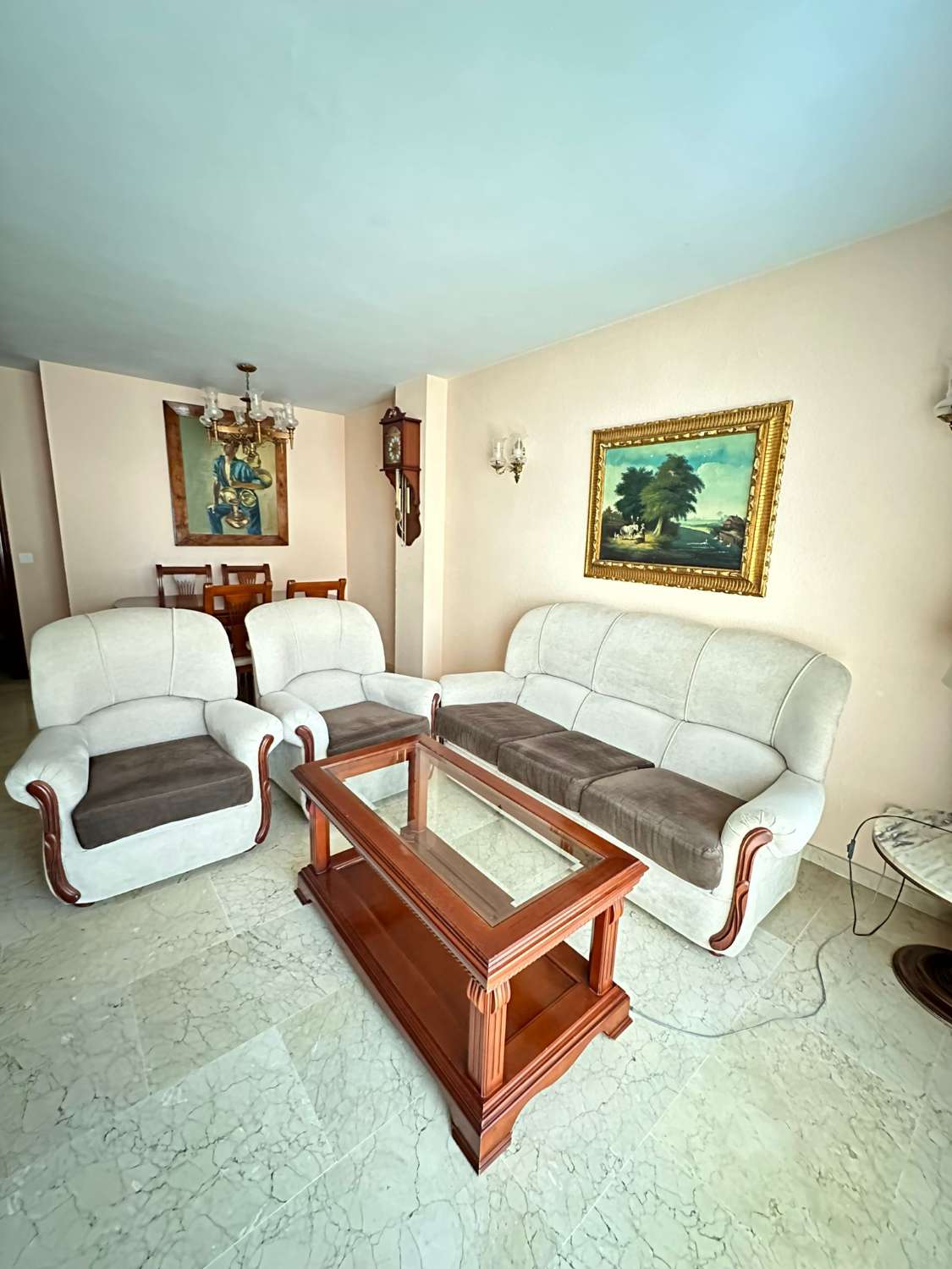 4-BEDROOM APARTMENT FOR SALE IN THE CENTER OF ARROYO DE LA MIEL (BENALMADENA)