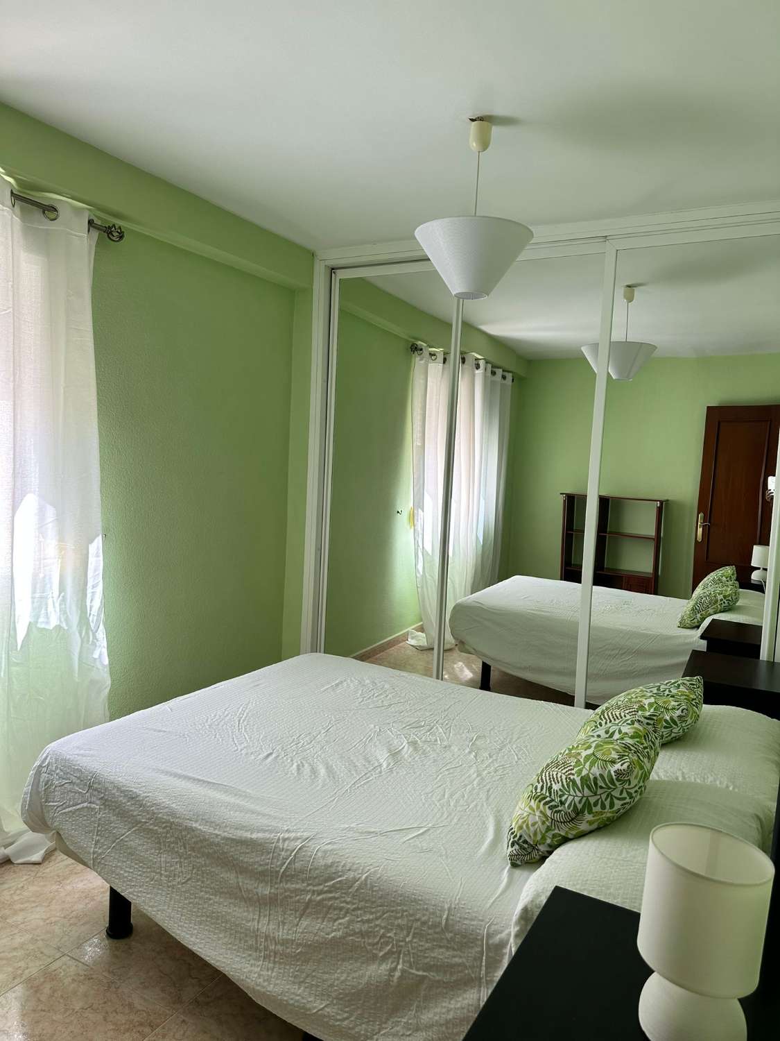 4-BEDROOM APARTMENT FOR SALE IN THE CENTER OF ARROYO DE LA MIEL (BENALMADENA)