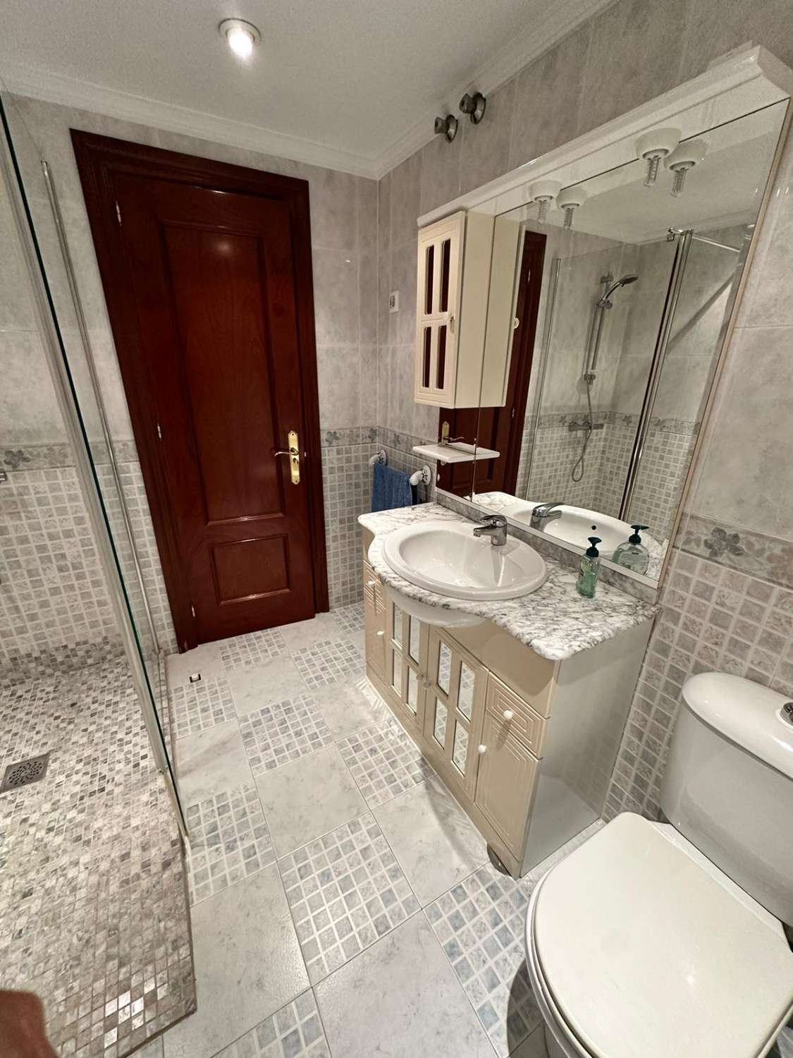 4-BEDROOM APARTMENT FOR SALE IN THE CENTER OF ARROYO DE LA MIEL (BENALMADENA)