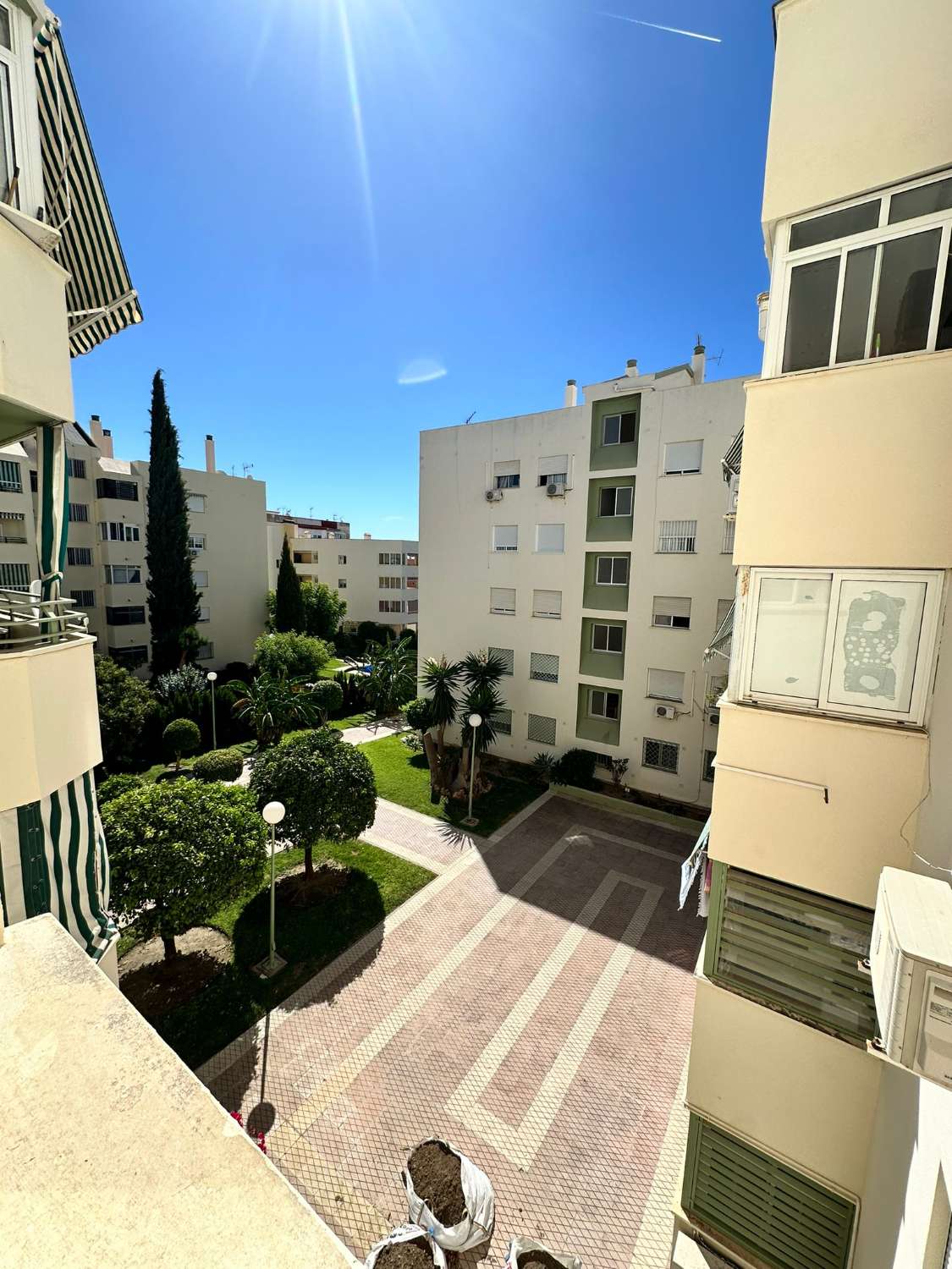 4-BEDROOM APARTMENT FOR SALE IN THE CENTER OF ARROYO DE LA MIEL (BENALMADENA)