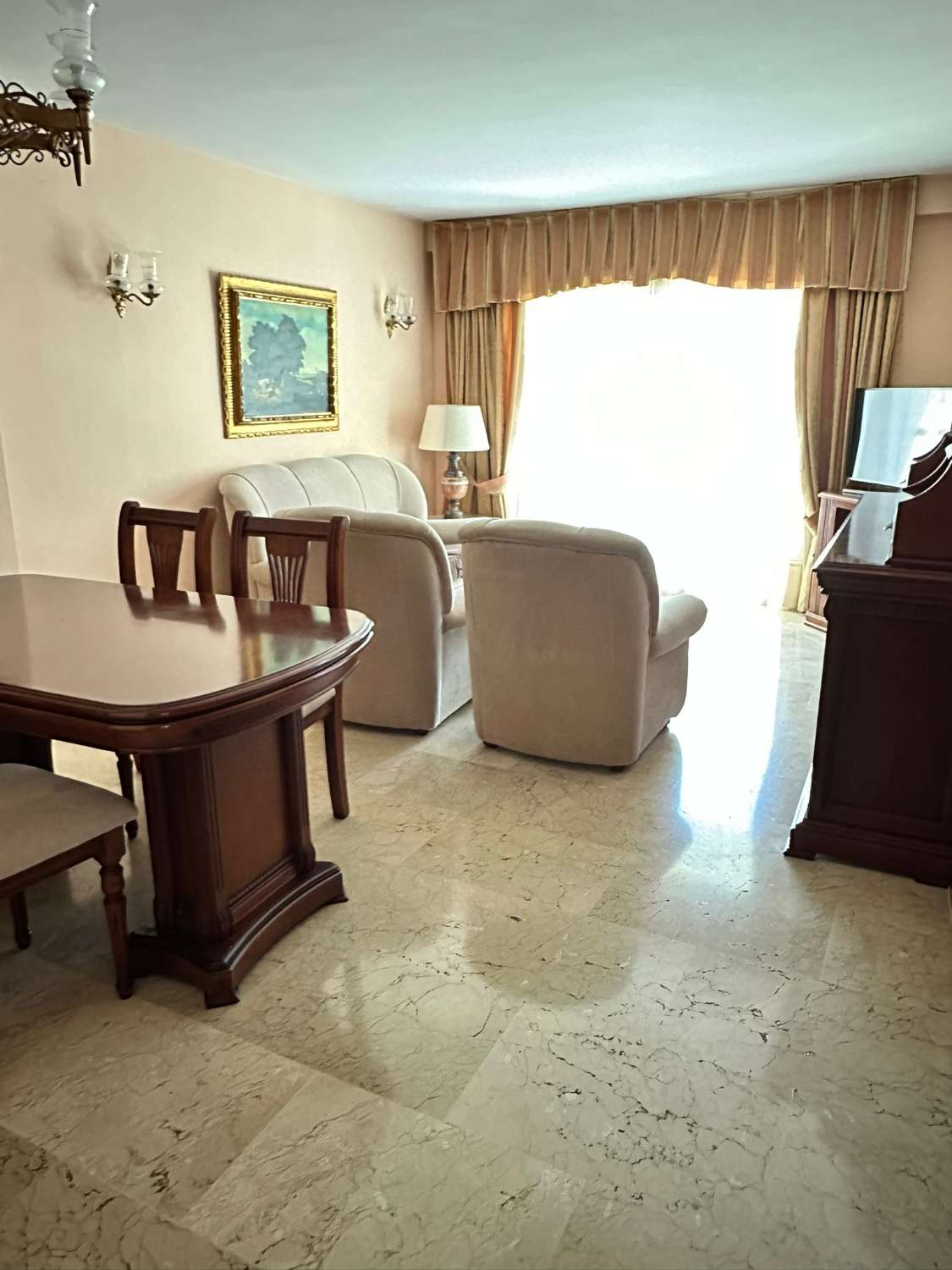 4-BEDROOM APARTMENT FOR SALE IN THE CENTER OF ARROYO DE LA MIEL (BENALMADENA)