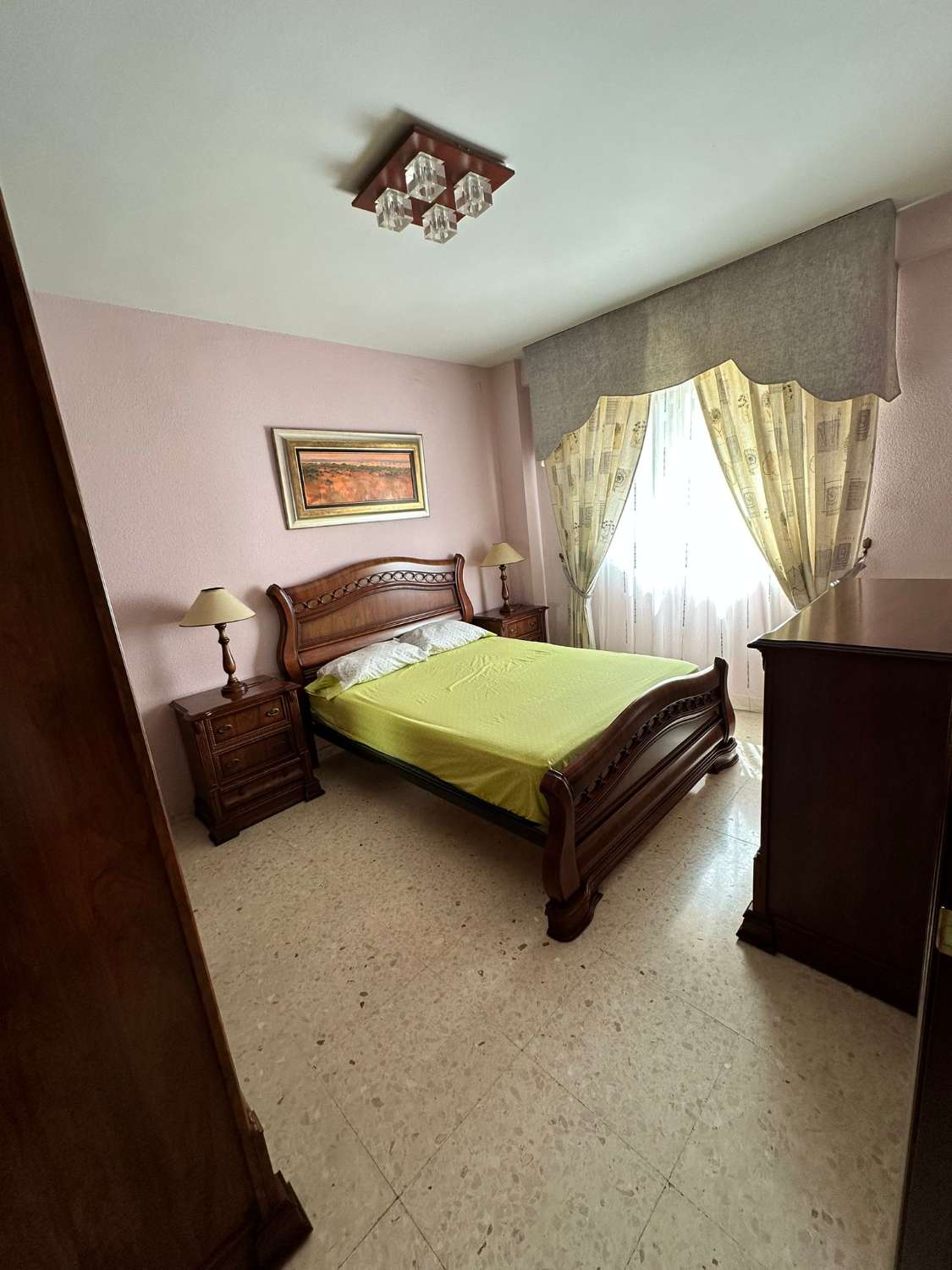 4-BEDROOM APARTMENT FOR SALE IN THE CENTER OF ARROYO DE LA MIEL (BENALMADENA)