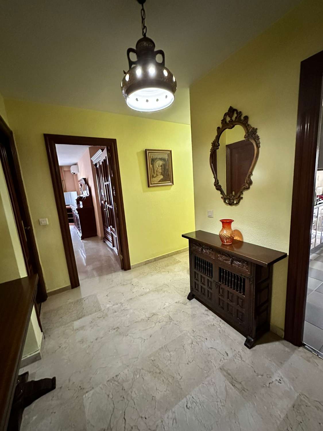 4-BEDROOM APARTMENT FOR SALE IN THE CENTER OF ARROYO DE LA MIEL (BENALMADENA)