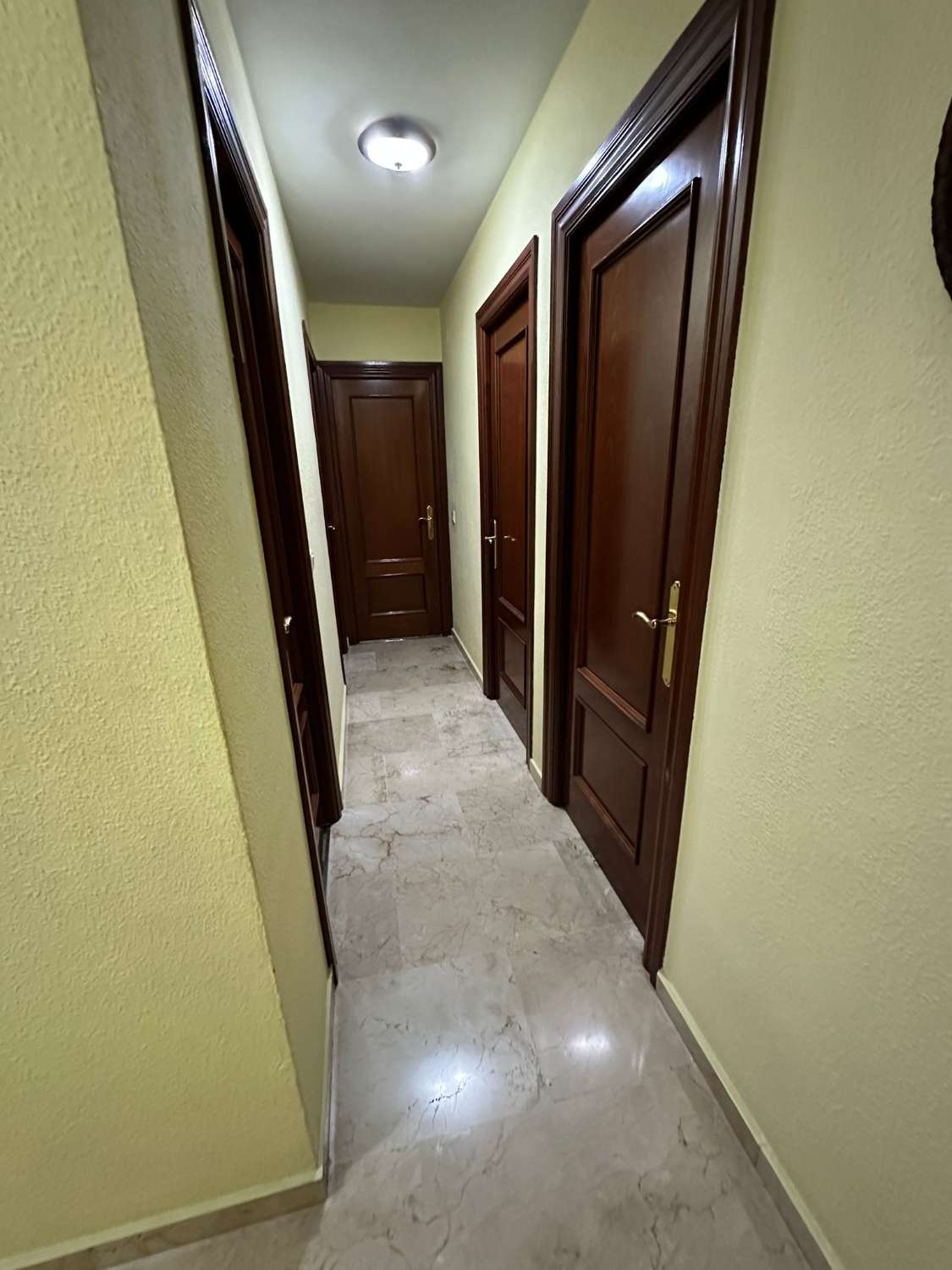 4-BEDROOM APARTMENT FOR SALE IN THE CENTER OF ARROYO DE LA MIEL (BENALMADENA)