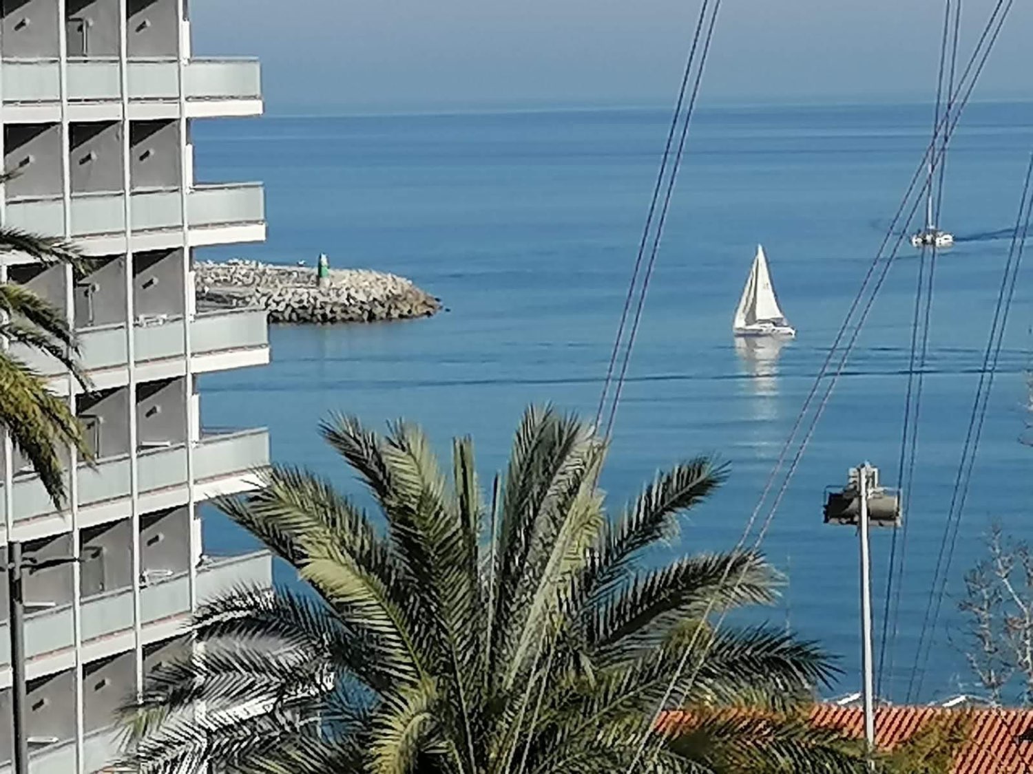 HALF SEASON. FOR RENT FROM NOW UNTIL 30.6.26 APARTMENT WITH SEA VIEWS 50METERS FROM THE BEACH IN BENALMADENA