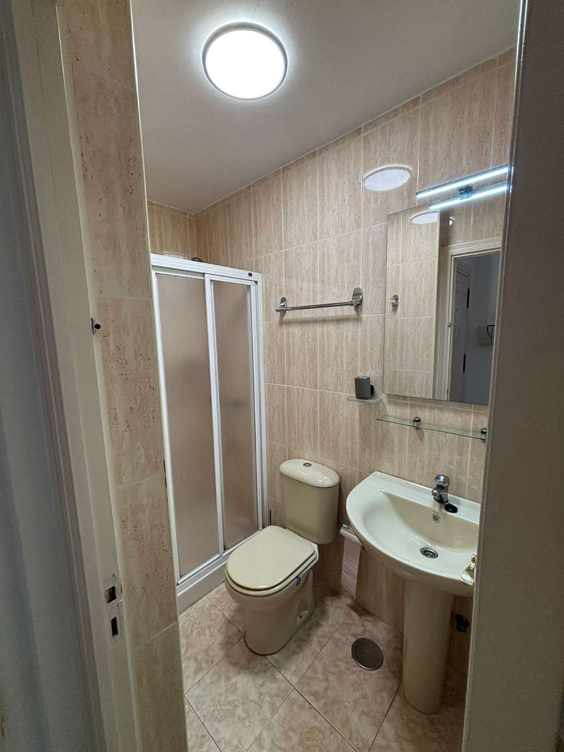 DEJLIG LEJLIGHED MED HAVUDSIGT TIL LEJE FOR LANGTIDSLEJE I LA CALA DE MIJAS-OMRÅDET (MIJAS)