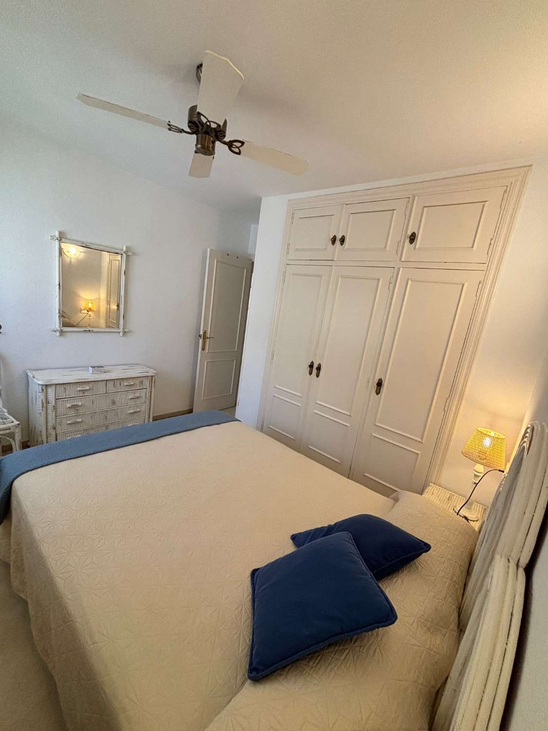 DEJLIG LEJLIGHED MED HAVUDSIGT TIL LEJE FOR LANGTIDSLEJE I LA CALA DE MIJAS-OMRÅDET (MIJAS)