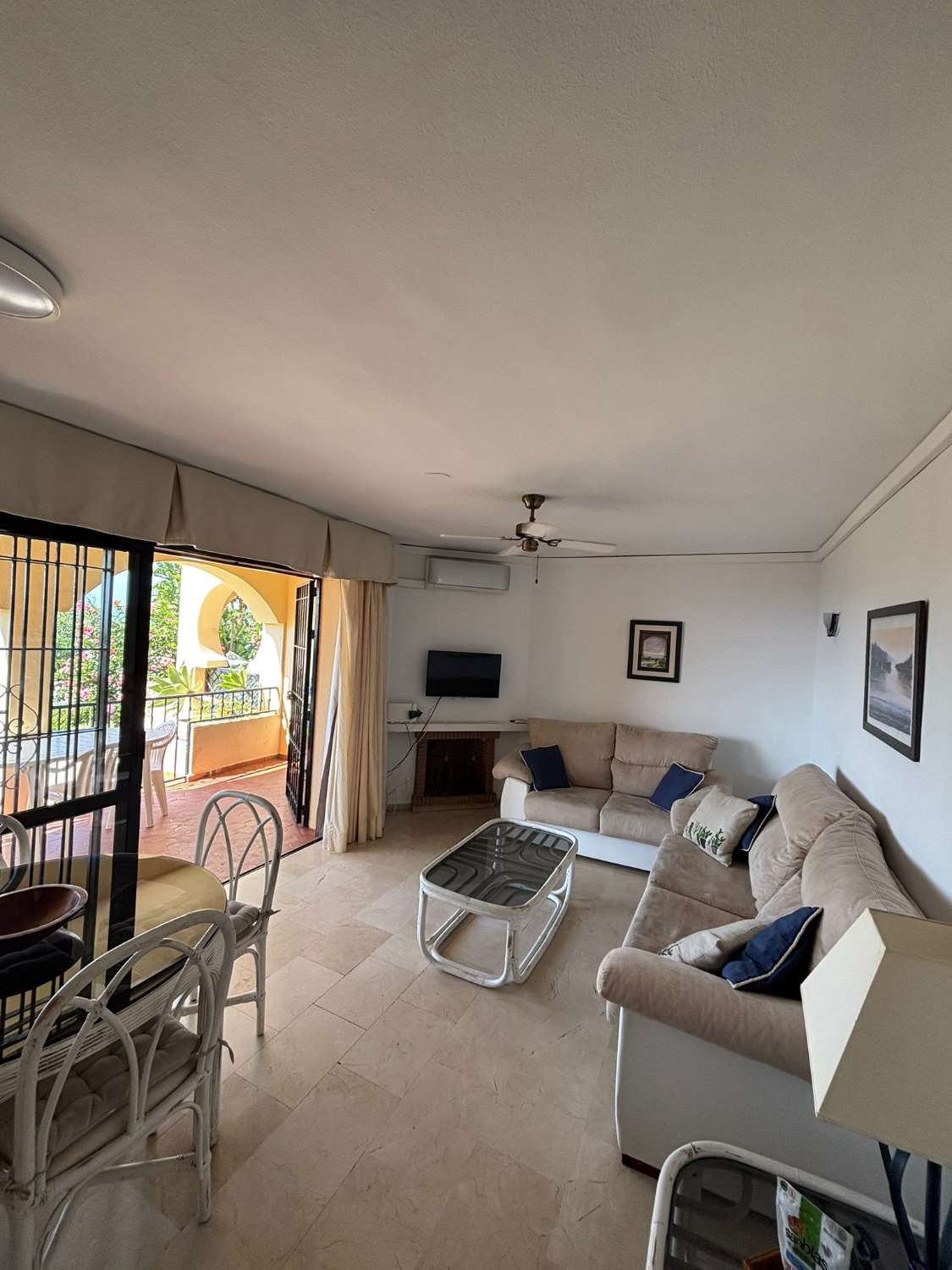 DEJLIG LEJLIGHED MED HAVUDSIGT TIL LEJE FOR LANGTIDSLEJE I LA CALA DE MIJAS-OMRÅDET (MIJAS)
