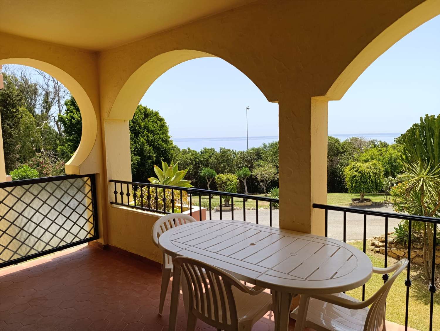 DEJLIG LEJLIGHED MED HAVUDSIGT TIL LEJE FOR LANGTIDSLEJE I LA CALA DE MIJAS-OMRÅDET (MIJAS)