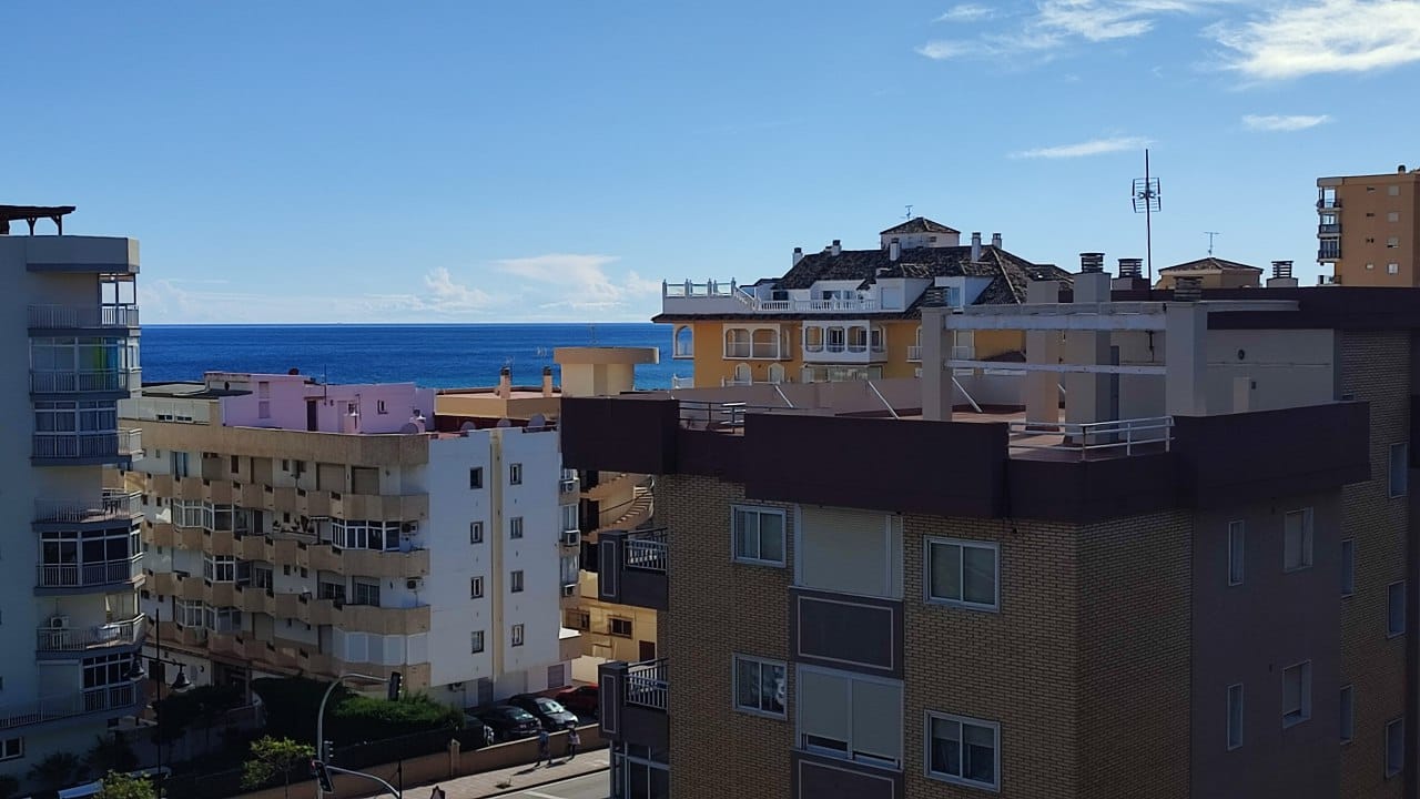 MOOI APPARTEMENT MET UITZICHT OP ZEE TE HUUR VOOR LANGE TERMIJN IN CARVAJAL-GAVIOTAS GEBIED (FUENGIROLA)