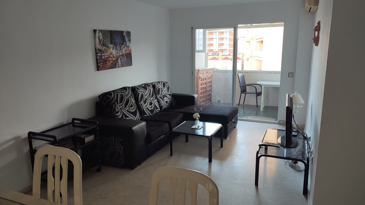 MOOI APPARTEMENT MET UITZICHT OP ZEE TE HUUR VOOR LANGE TERMIJN IN CARVAJAL-GAVIOTAS GEBIED (FUENGIROLA)