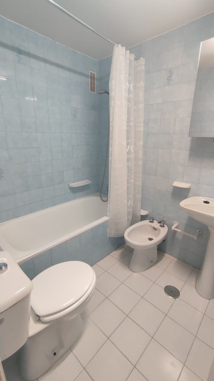 MOOI APPARTEMENT MET UITZICHT OP ZEE TE HUUR VOOR LANGE TERMIJN IN CARVAJAL-GAVIOTAS GEBIED (FUENGIROLA)