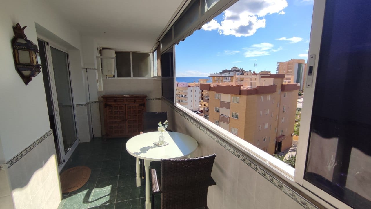 MOOI APPARTEMENT MET UITZICHT OP ZEE TE HUUR VOOR LANGE TERMIJN IN CARVAJAL-GAVIOTAS GEBIED (FUENGIROLA)